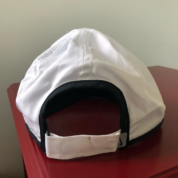 nadal featherlight hat